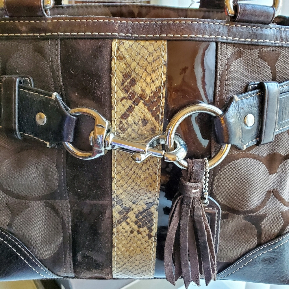 COACH HANDBAG